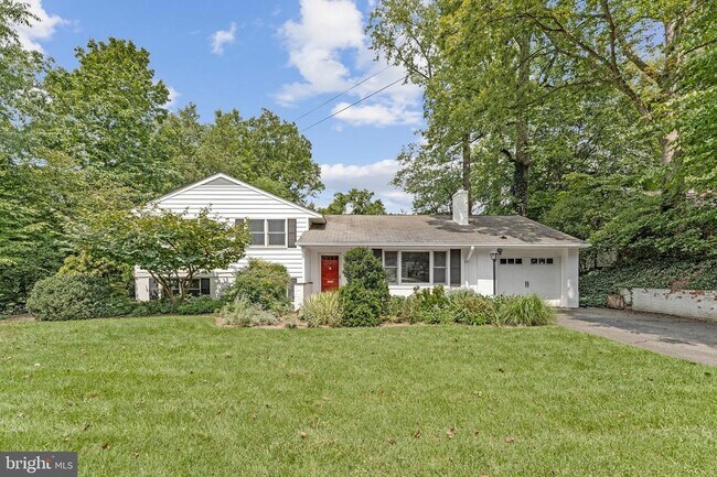 Building Photo - 6534 Jay Miller Dr
