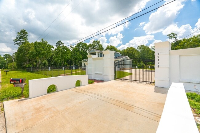 Building Photo - 17128 Spindle Oaks Dr