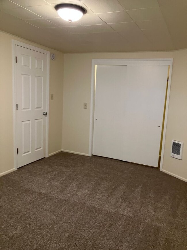 Building Photo - 803 N Main St