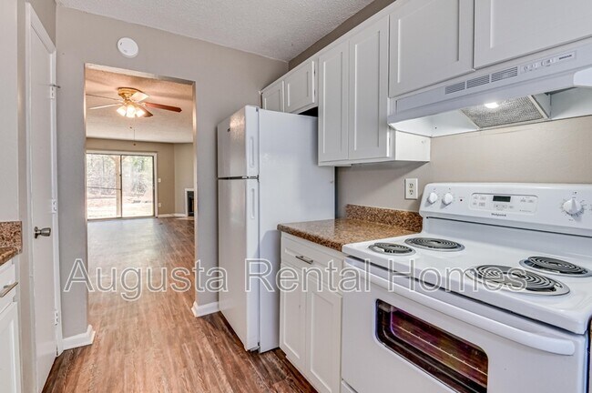 Building Photo - 2812A Thomas Lane