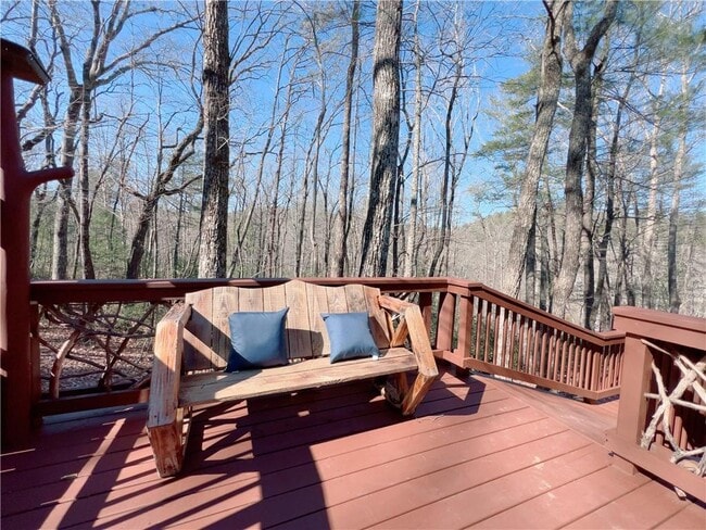 Building Photo - 532 Highland Trail