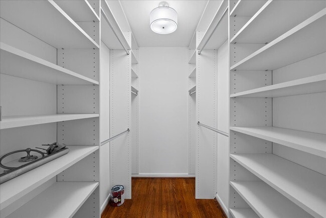 Building Photo - "Spacious 5-Bed split level Gem with Finished Basement & Fireplace on Brompton St, West Springfie...