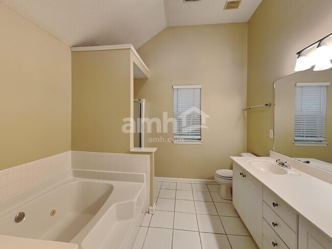 Building Photo - 68 Barrington Farms Pky