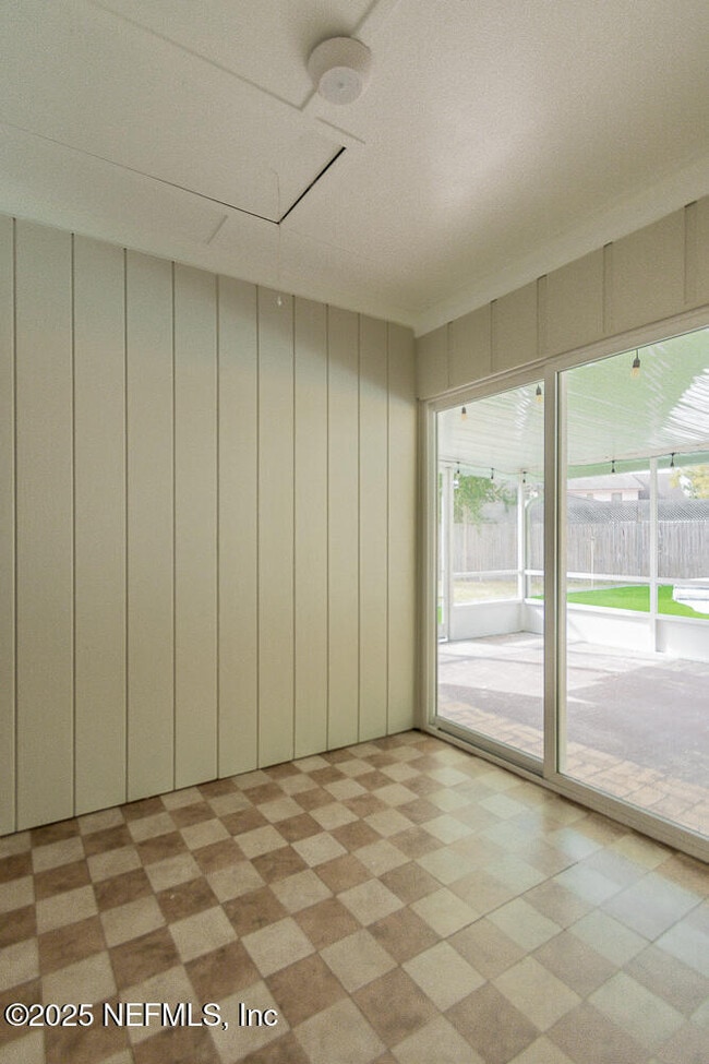 Building Photo - 8330 Cross Timbers Dr W