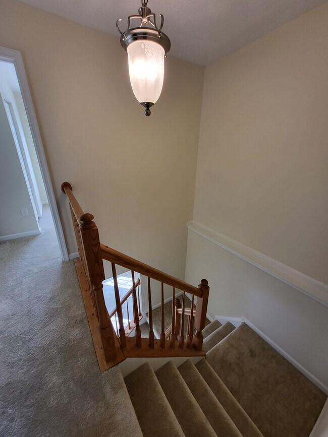 Building Photo - SPACIOUS 3-Level Townhome in Winston's Choice
