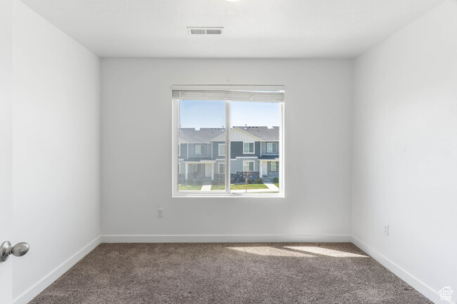 Building Photo - 1848 S 410 W