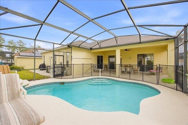 Building Photo - 722 Brighton Dr