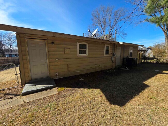 Building Photo - 4638 Appleville St