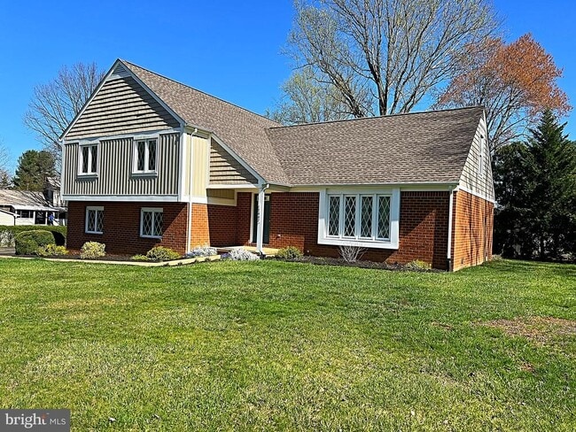 Building Photo - 17447 Pelham View Dr