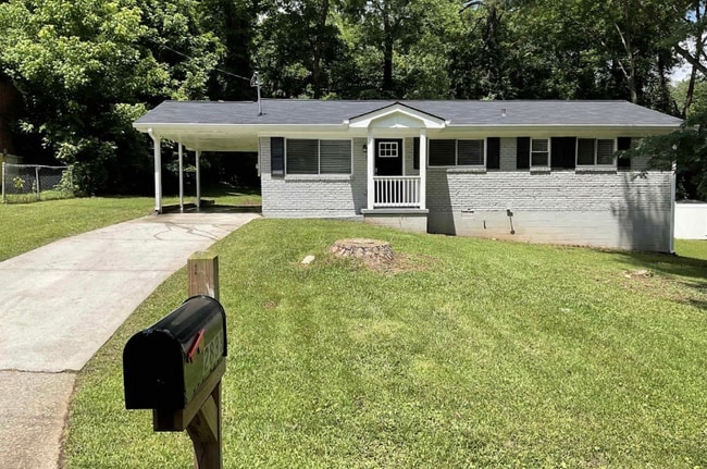 Building Photo - 2833 Altaview Dr SE