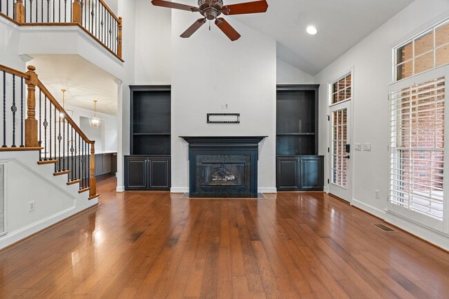 Building Photo - 298 Gillette Dr