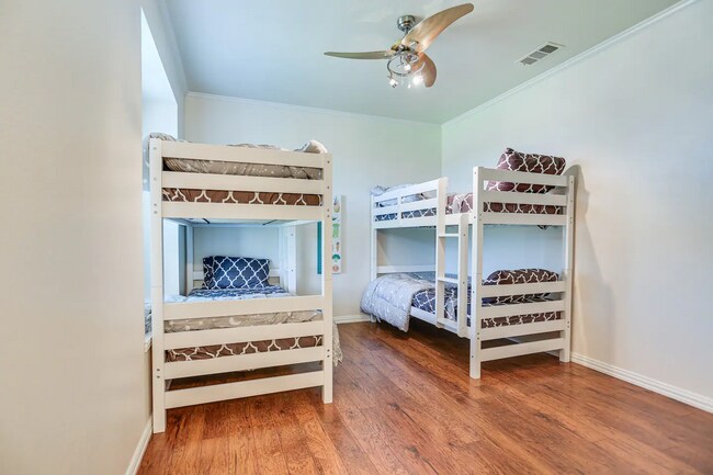 Building Photo - 2045 Weston Rd