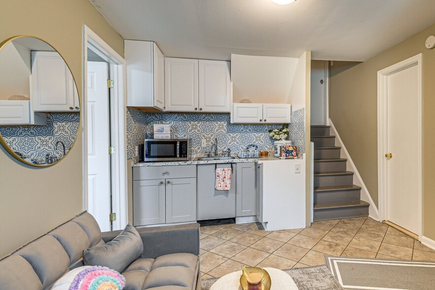 Building Photo - 5929 Camberly Ave