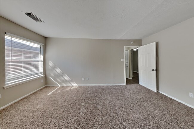 Building Photo - 18727 Holly Way