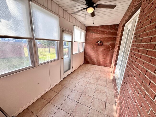Building Photo - 88 St Annes Ct