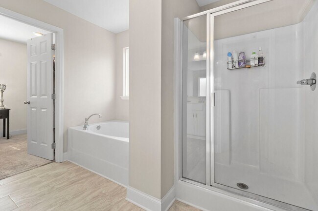 Building Photo - 6508 Satjanon Dr