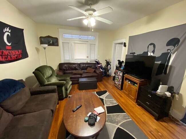 Building Photo - NT 407 Warner St NT