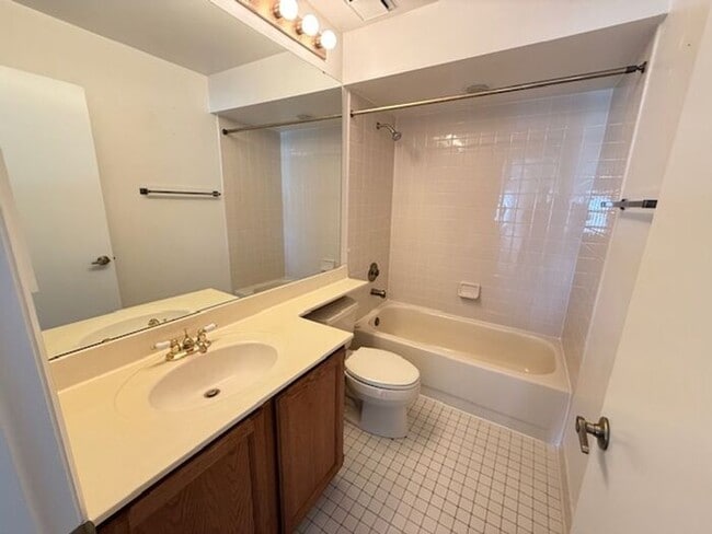 Building Photo - 3/2 Orlando home near theme parks