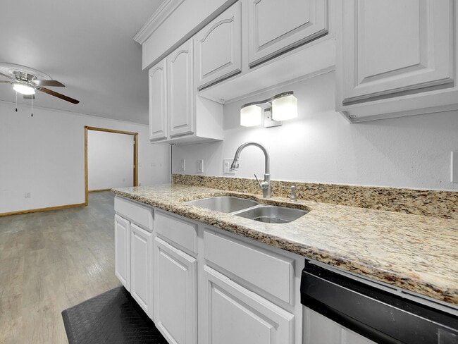 Building Photo - $1,340.95 with $300.00 OFF the FIRST MONTH'S RENT - 2 Bedrooms, 1 Bathroom, Condo in Lakewood wit...