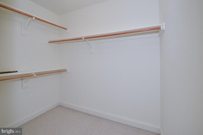 Building Photo - 855 Charwhit Ct