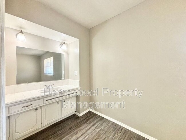 Building Photo - 10200 N Military Ave