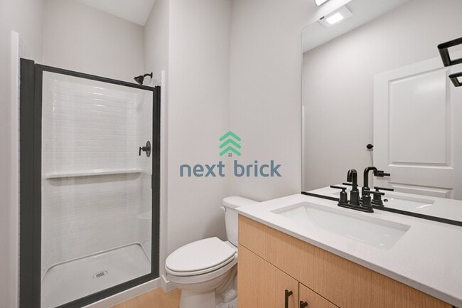 Building Photo - Spacious 3-Bedroom Townhouse Retreat with 3 Full Baths in Bothell - 1,551 Sq. Ft. of Modern Comfort!