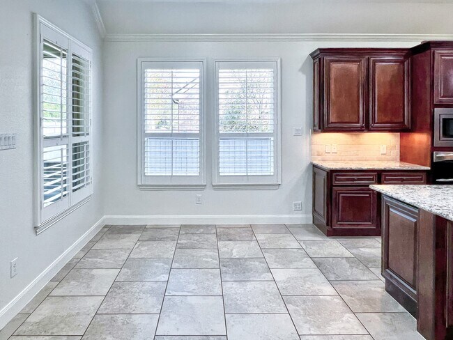 Building Photo - 78 Lindenberry Cir