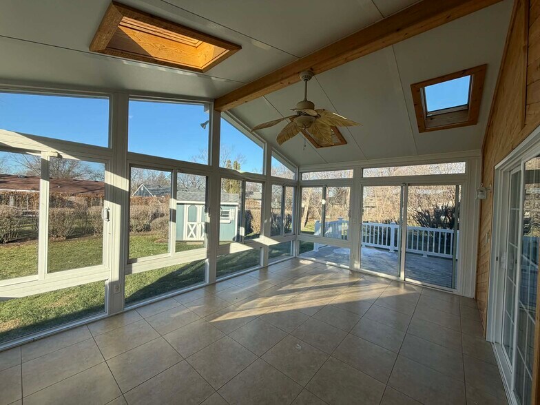 Building Photo - 1730 N Ridge Ave