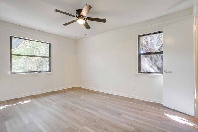 Building Photo - Fully Renovated Home in Desirable Fort Wor...