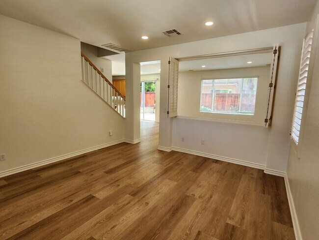 Building Photo - Beautiful Upgraded Home in RSM!