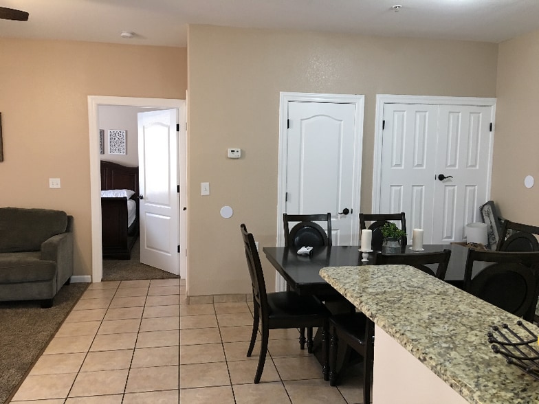 Building Photo - 6325 Reynolds Dr