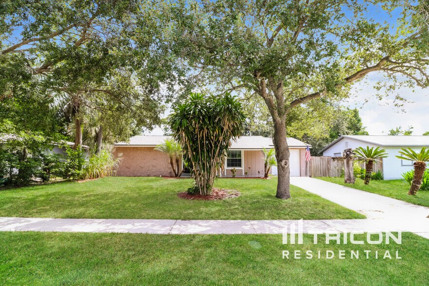 Primary Photo - 1017 Jadewood Ave