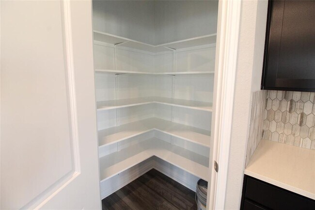 Building Photo - 504 Dayspring Cv