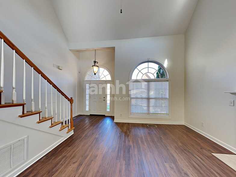 Building Photo - 632 Palisades Ct