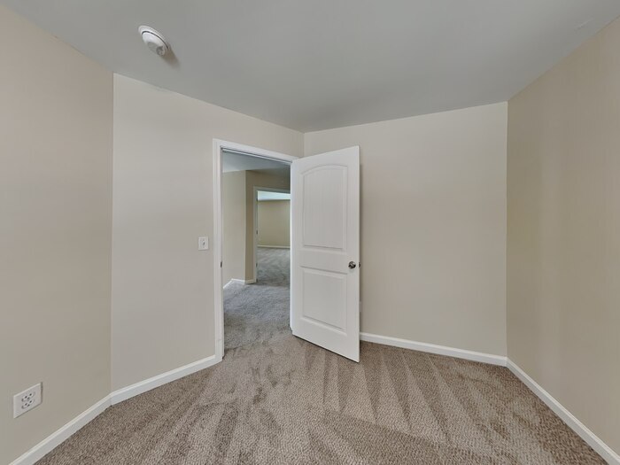 Building Photo - 2609 Bluestone Dr SW