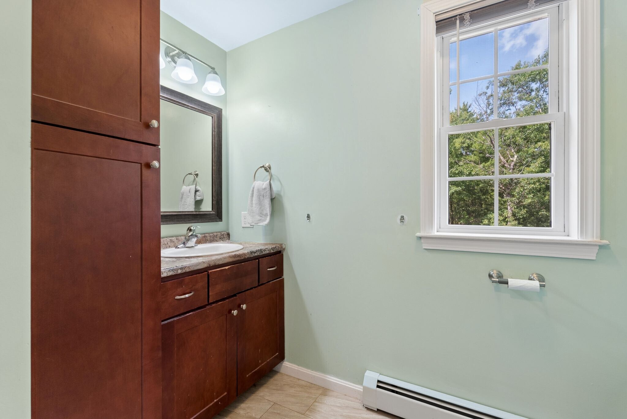 Upstairs Bathroom - 626 Methodist Rd