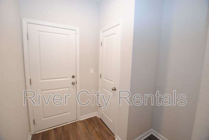 Building Photo - 14655 Macadamia Ln