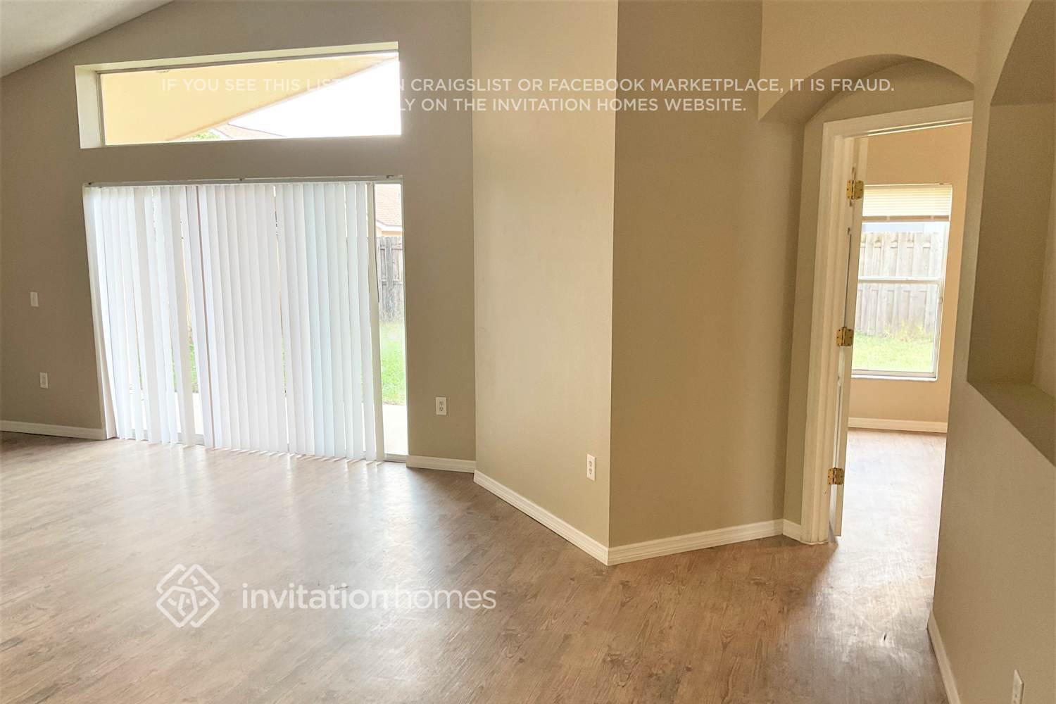 Building Photo - 713 Lady Diana Dr
