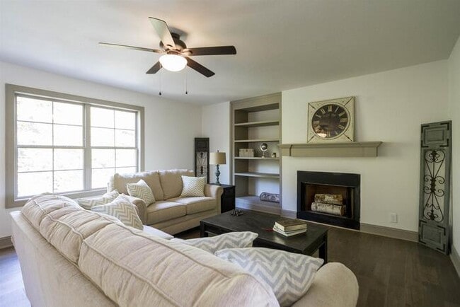 Building Photo - 709 Courtland Ave