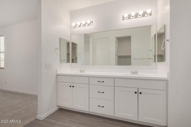 Building Photo - 2503 S 180th Dr