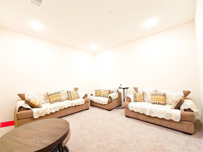 Building Photo - 627 Pheasant Hill Ln