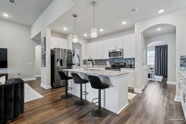 Building Photo - 3552 Pelican Bay Cir