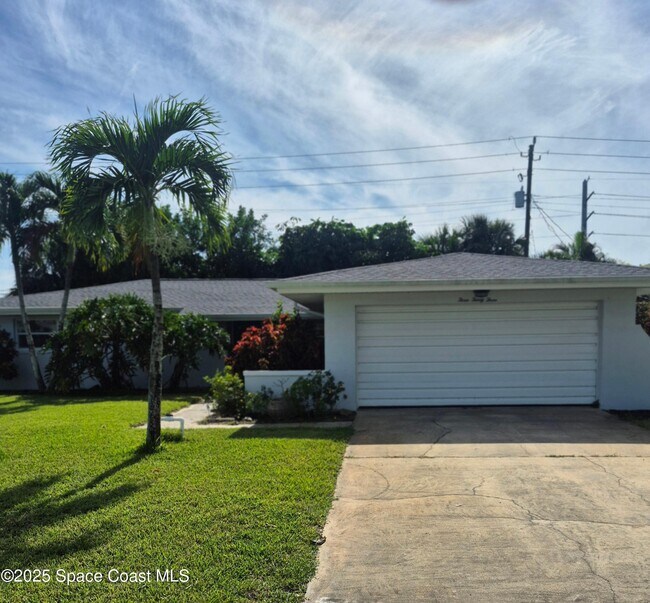 Building Photo - 333 Bahama Dr