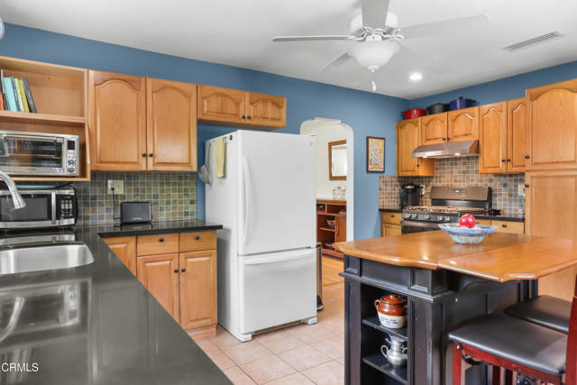 Building Photo - 2520 Casitas Ave