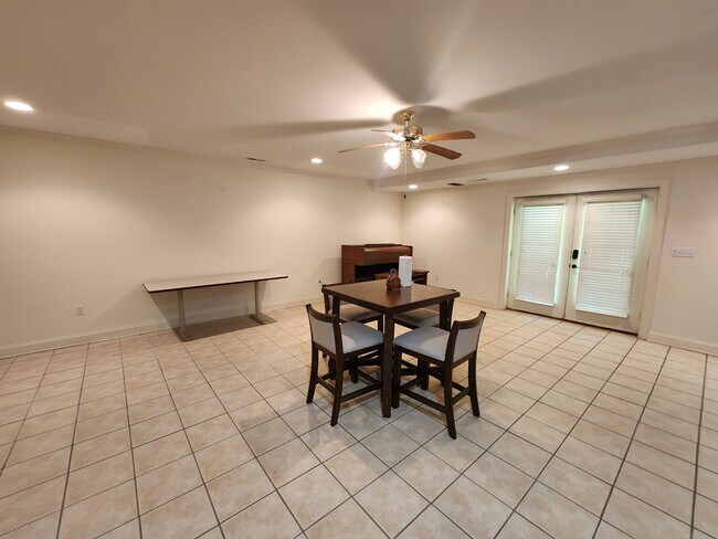 Building Photo - 2503 Wilpar Dr