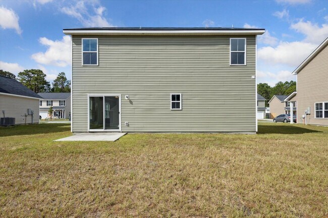 Building Photo - $500 RENT CREDIT | AVAILABLE NOW! (Small Pets Only)