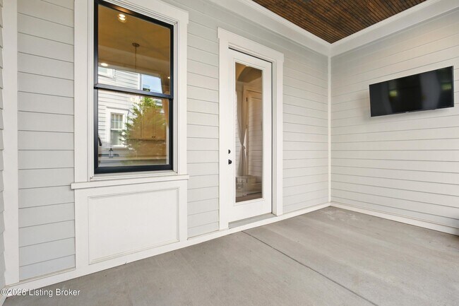 Building Photo - 6218 Mistflower Cir