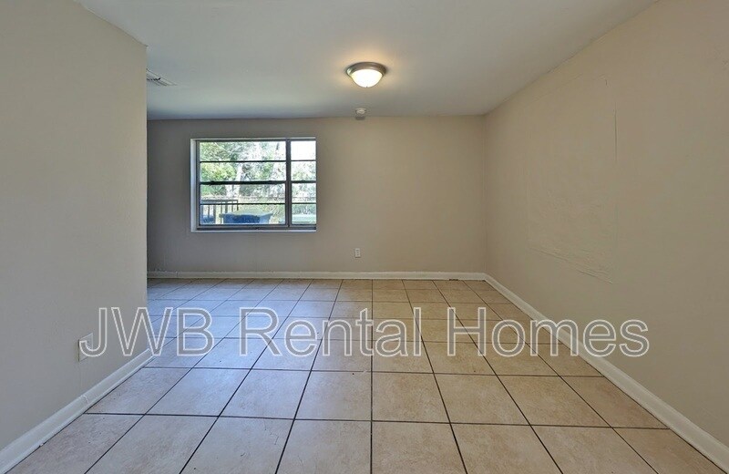 Building Photo - 5752 Iris Blvd