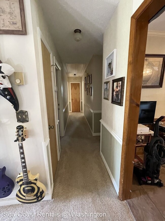 Building Photo - 3 br, 2 bath House - 690 W Mill Pond Rd.