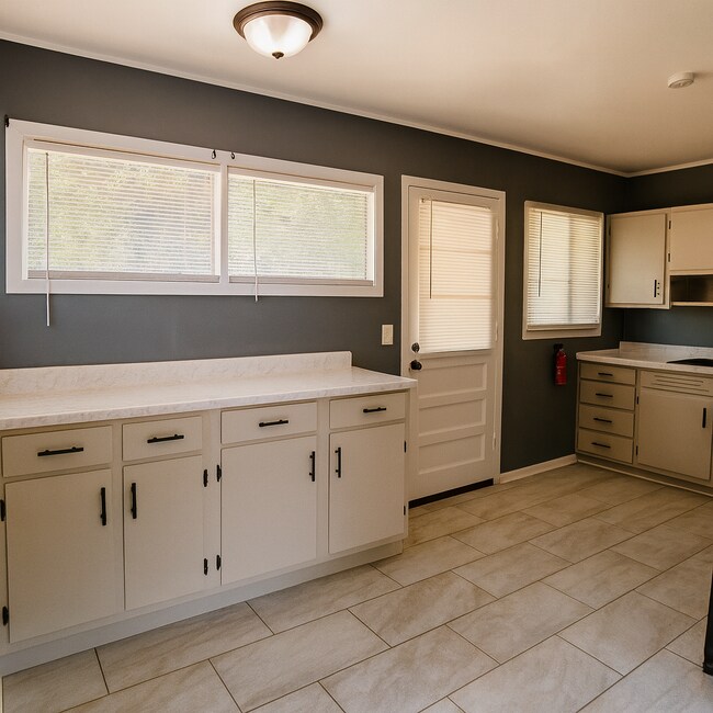 Building Photo - 4220 Elkan Ave